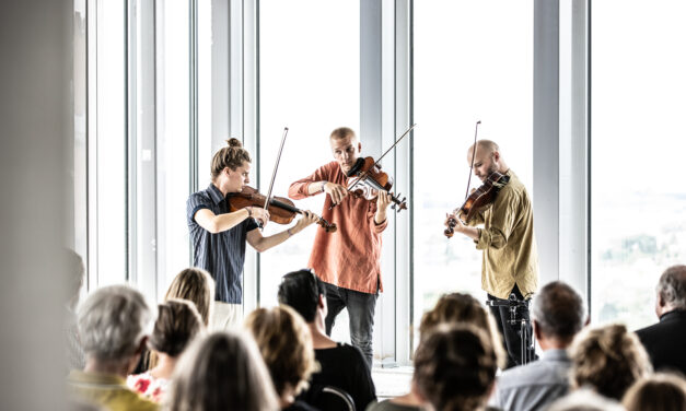 Amsterdam kleurt Grachtenfestival –rood