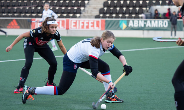 Noor de Baat maakt indruk op het hockeyveld