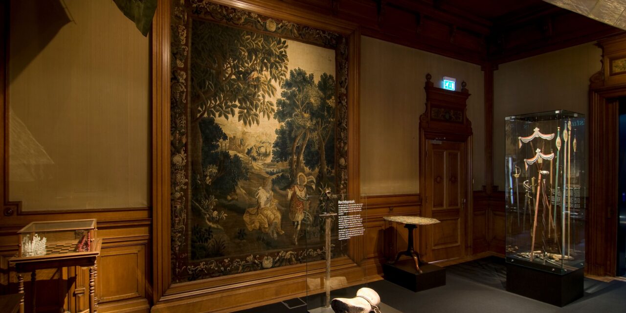 Stedelijk Museum Kampen vriest enorm 18e-eeuws wandtapijt in