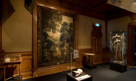 Stedelijk Museum Kampen vriest enorm 18e-eeuws wandtapijt in
