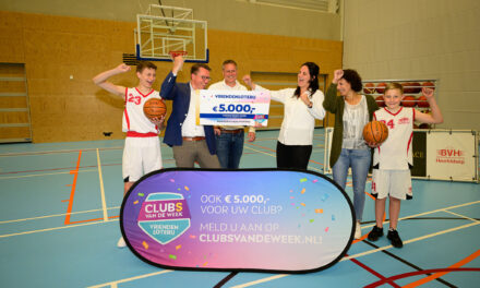 VriendenLoterij steunt basketbalvereniging Hoofddorp met fraaie cheque