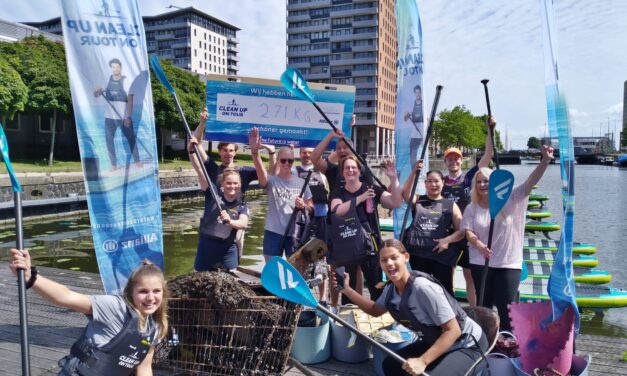 Clean up on Tour haalt meer dan 1600 kilo afval uit het water