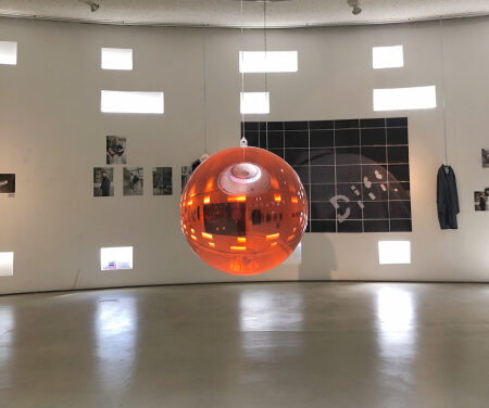 Galerie Pouloeuff geeft licht aan donkere dagen