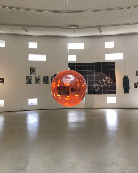 Galerie Pouloeuff geeft licht aan donkere dagen